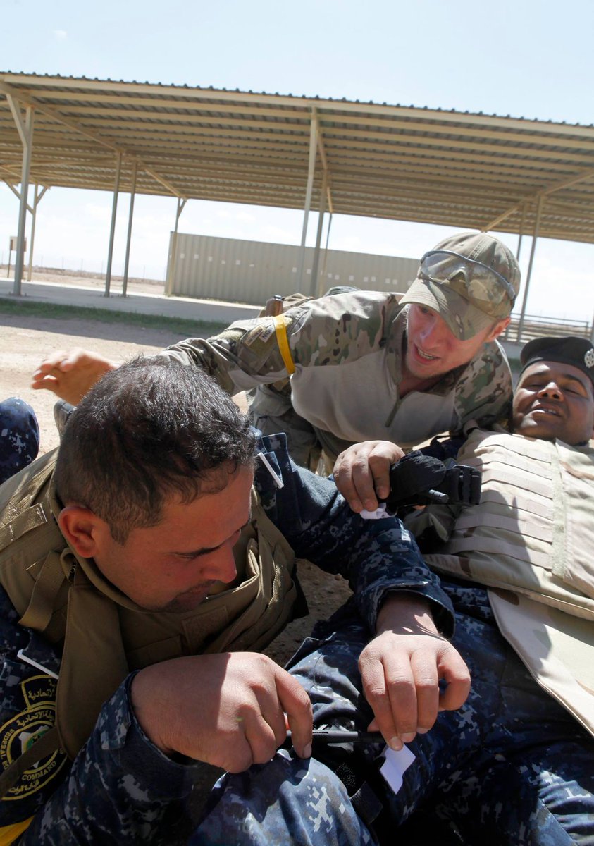 تدريبات الجيش العراقي الجديده على يد المستشارين الامريكان  - صفحة 3 CenuNSDWEAA97yh