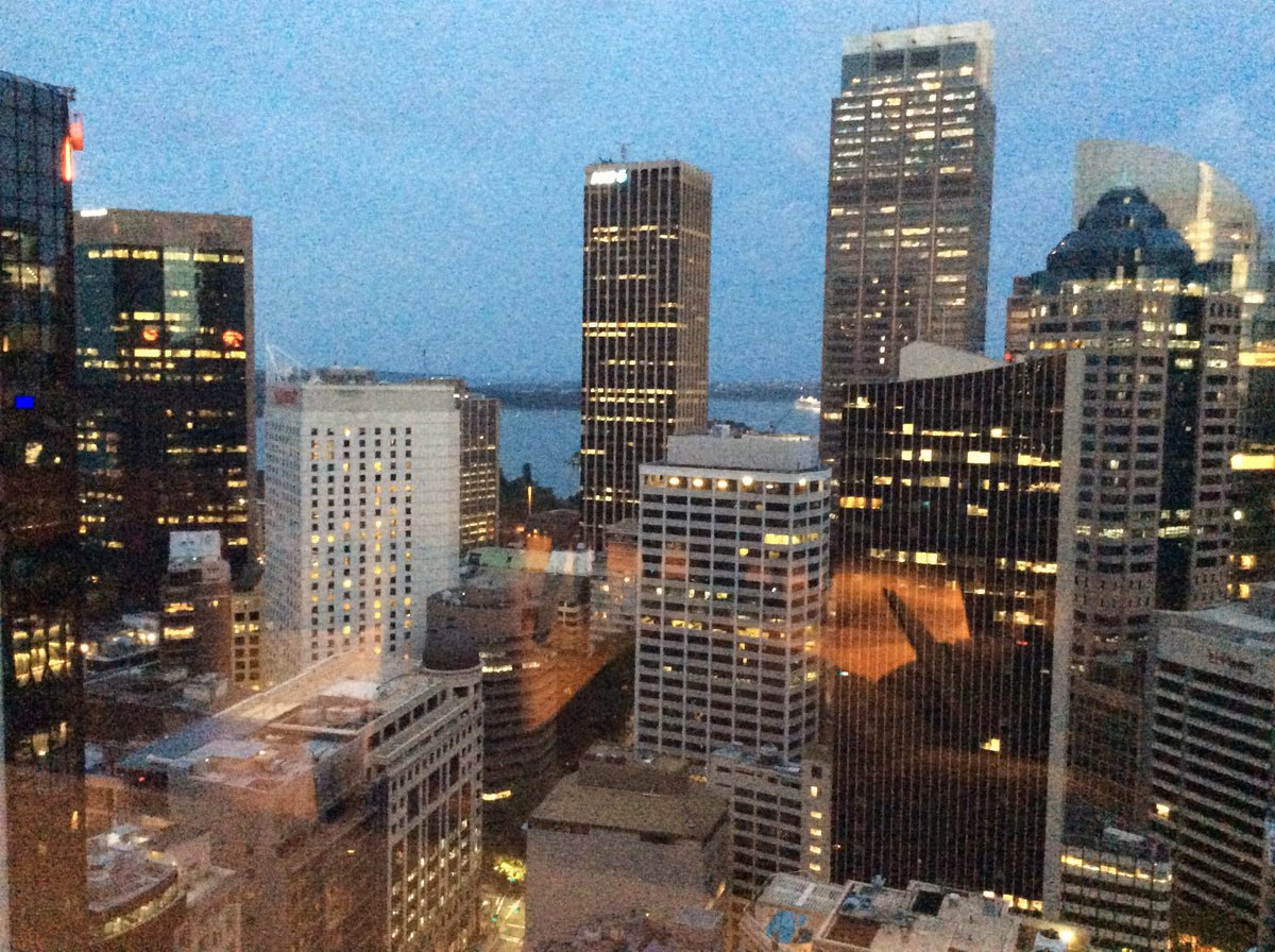 @Dunedin123 Beautiful night in Sydney, sitting in Club lounge at Amora Hotel after all it's gin o'clock!