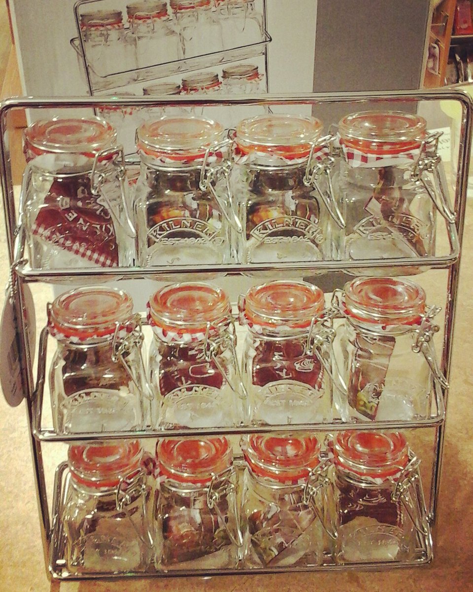 The impressive spice rack holds 12 kilner spice jars #spices #hotpotscookshop #kilner #spicerack #spicestorage #jars
