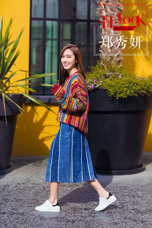 SMTown_SNSD's tweet photo. Jessica on " 一日一look” #2 https://t.co/bC9Zqa99xe