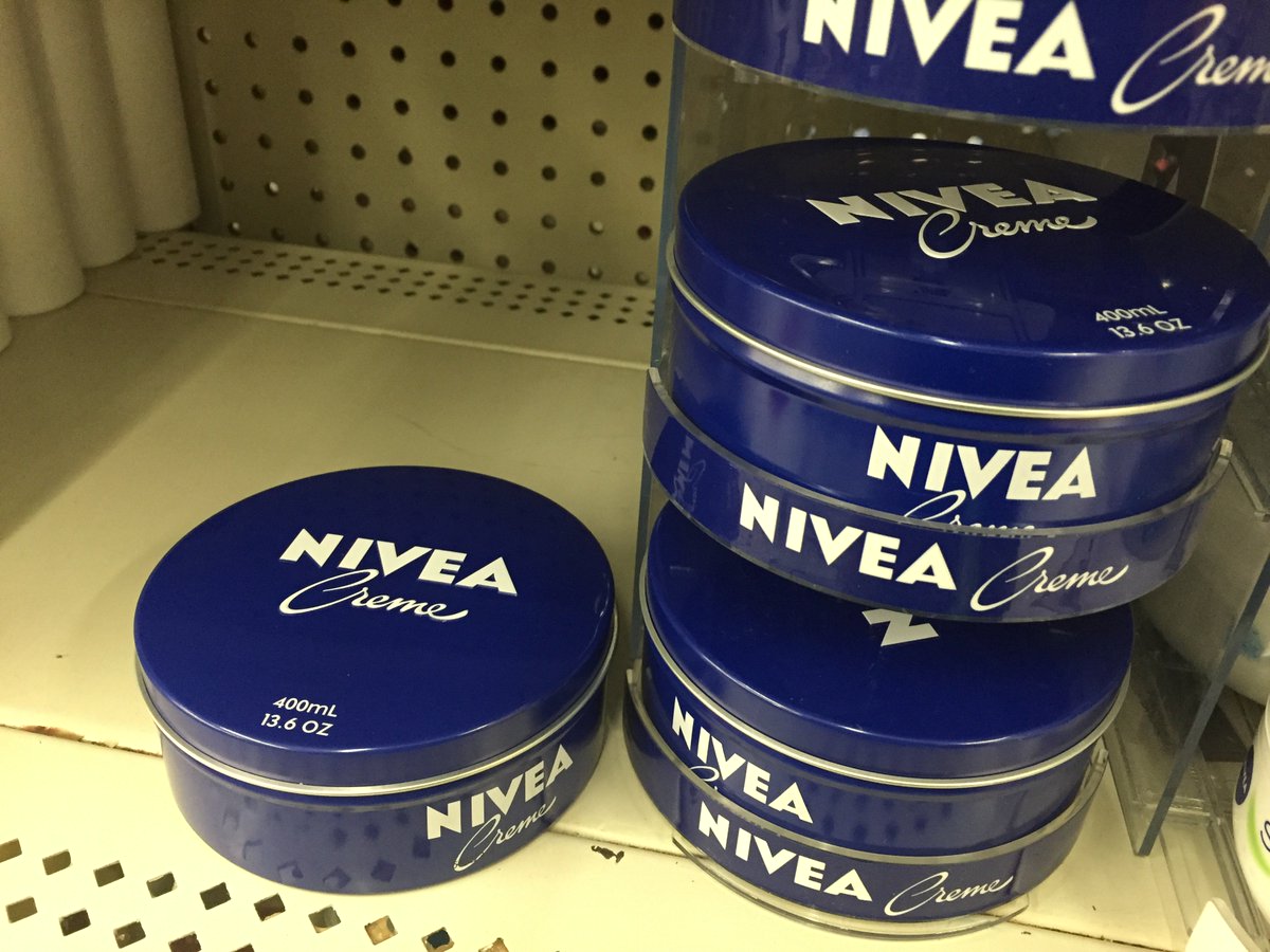 U23 カナダで見つけた ニベア青缶 カナダでも発売開始したみたいです それにしてもサイズ感が違いすぎます トロント 海外留学 Nivea T Co Wpxguslibk