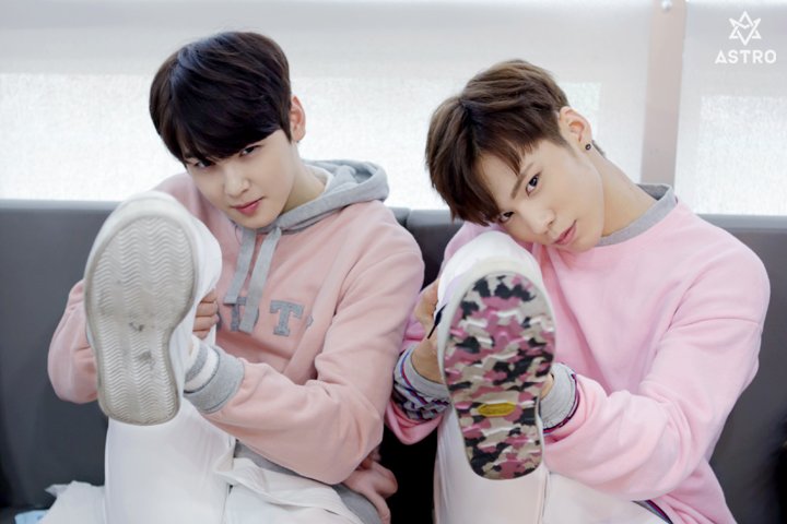 fantagiomusic_'s tweet photo. [#아스트로] 아스트로 1st Mini Album 활동 현장 비하인드 ③ https://t.co/BPCSj9I7Er https://t.co/FKKHdWb07v