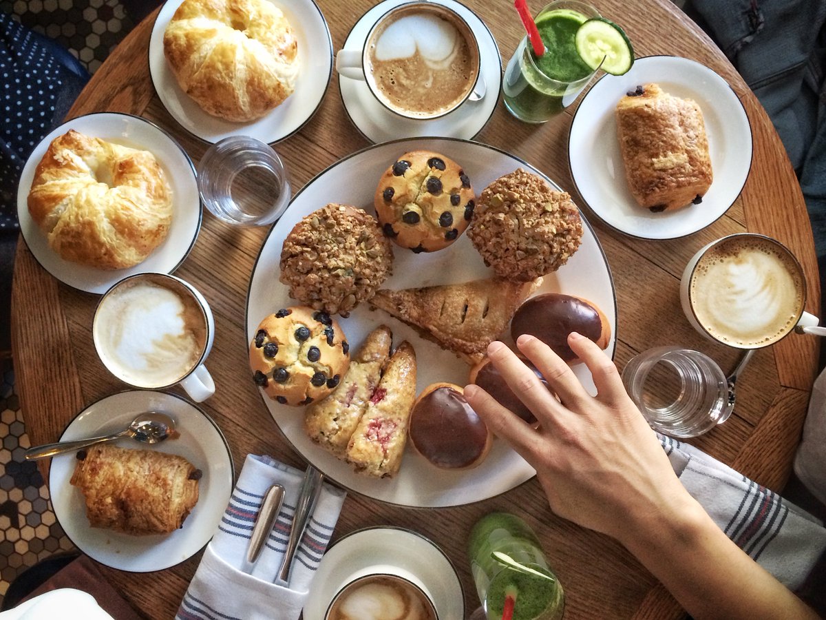 sphrcl's tweet photo. Mondays can be pretty great when you play your carbs right. #EEEEEATS #OneNightStandard https://t.co/ThWeAf8Zbt