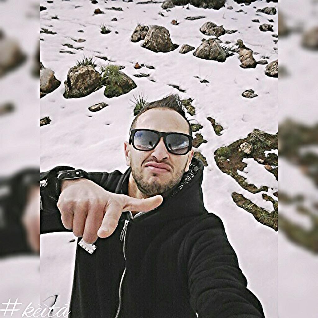 "ثق في #نفسك... و دعهم يتكلمون خلفك..... فأنت لا #تستطيع ادخال #لسان الكلب.... إلى #فمه