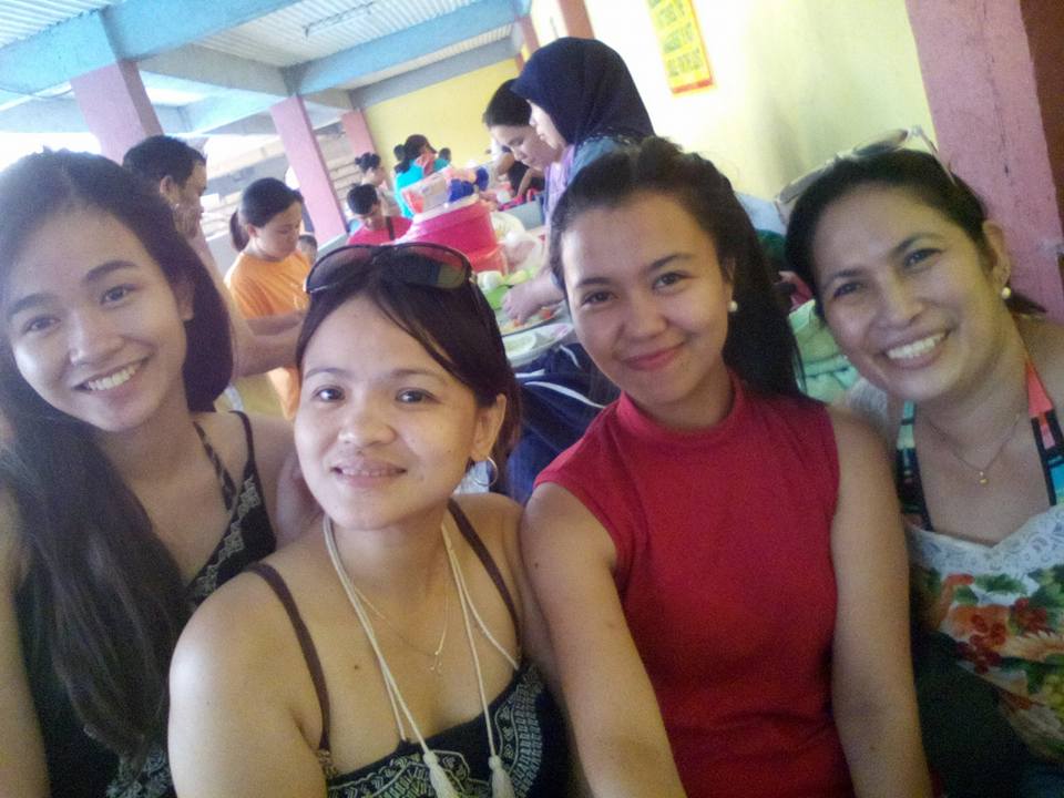 rjcalape's tweet photo. the family that stays forever take a picture together  :) https://t.co/XRpxR4s7XZ