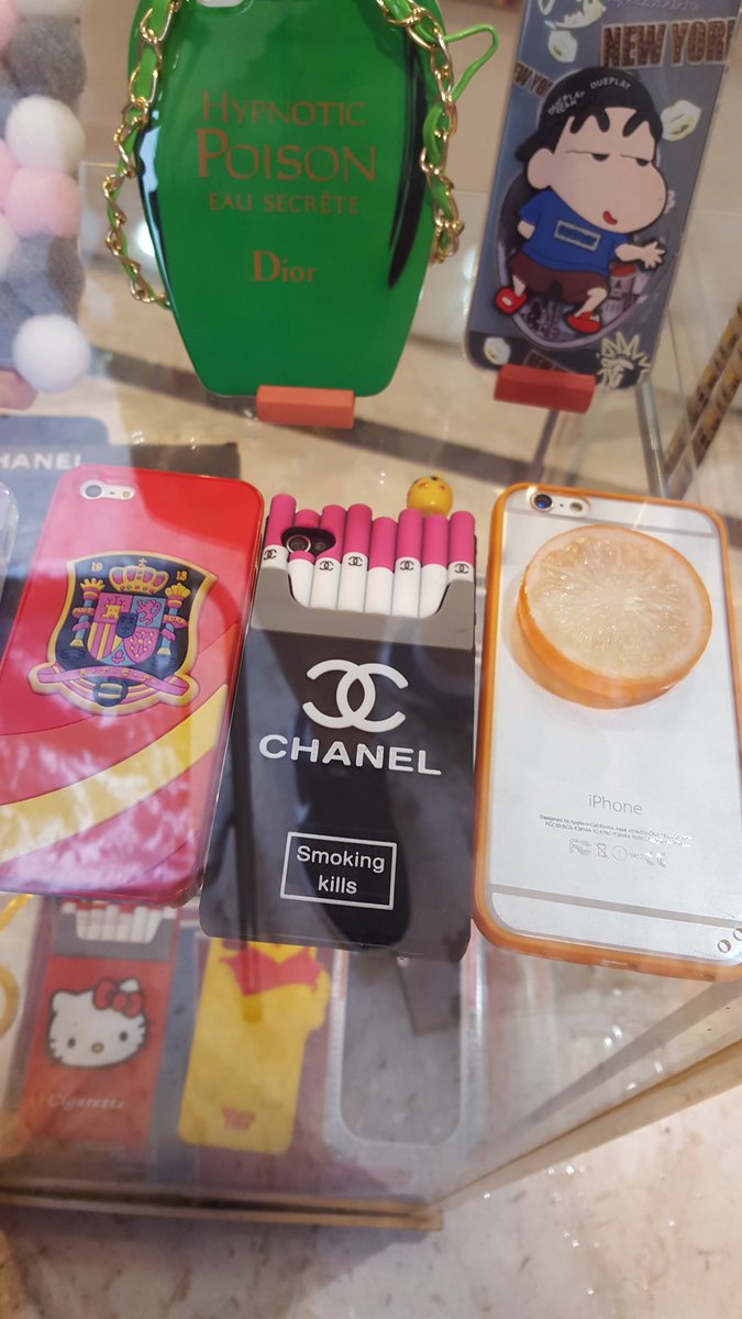 Ms_Suzi_J's tweet photo. @Courtneybde87 Would of bought this phone case for you but only for iphone 😡 https://t.co/Mt1vetyHnI