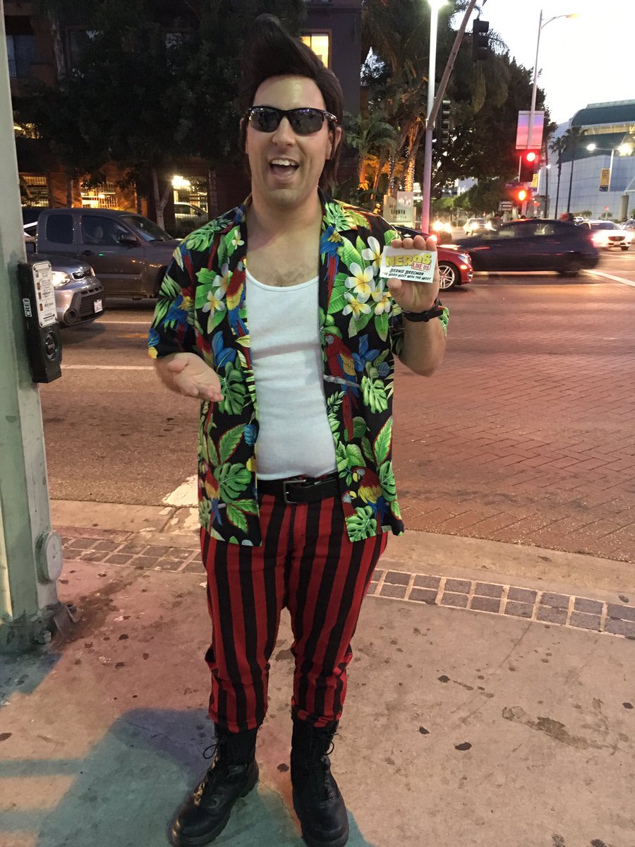 Ace Ventura Pet Detective hit <a href="/WonderCon/">WonderCon</a> this weekend!  <a href="/NERDSLIKEUS/">Bernie Bregman</a> <a href="/berniebregman/">Bernie Bregman</a> <a href="/JimCarrey/">ALGUIEN</a> <a href="/JimCarreyComedy/">Jim Carrey Comedy</a>