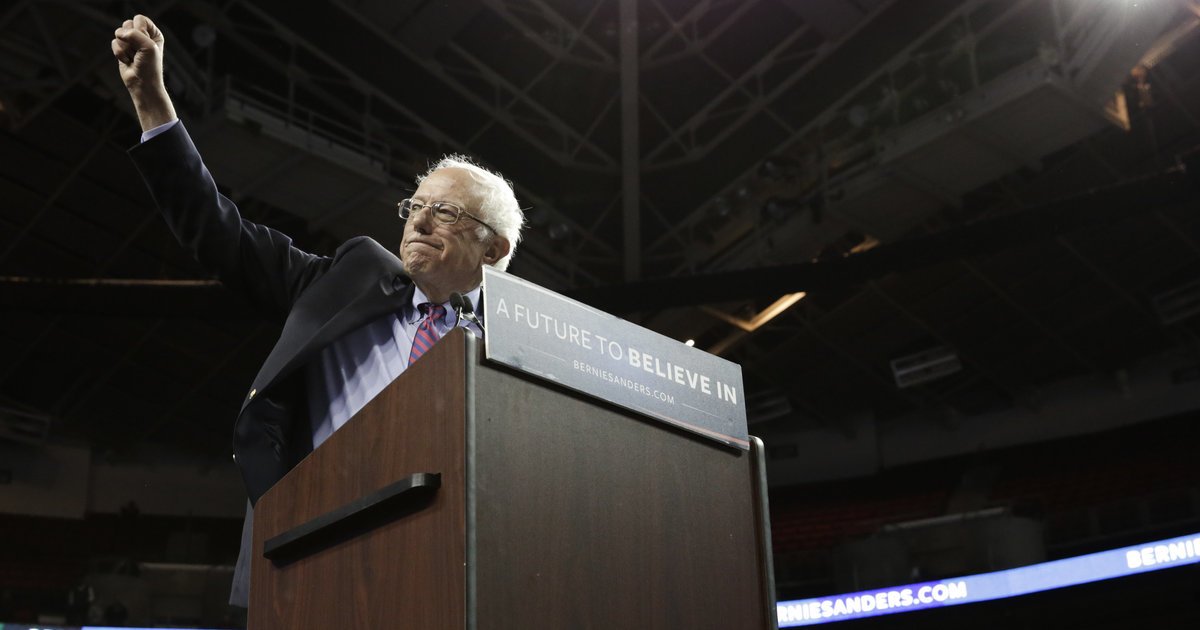 HuffPost's tweet photo. No, Bernie Sanders' rallies are not as violent as Trump's https://t.co/ZTvZombhiK https://t.co/BBpnLE2yqF