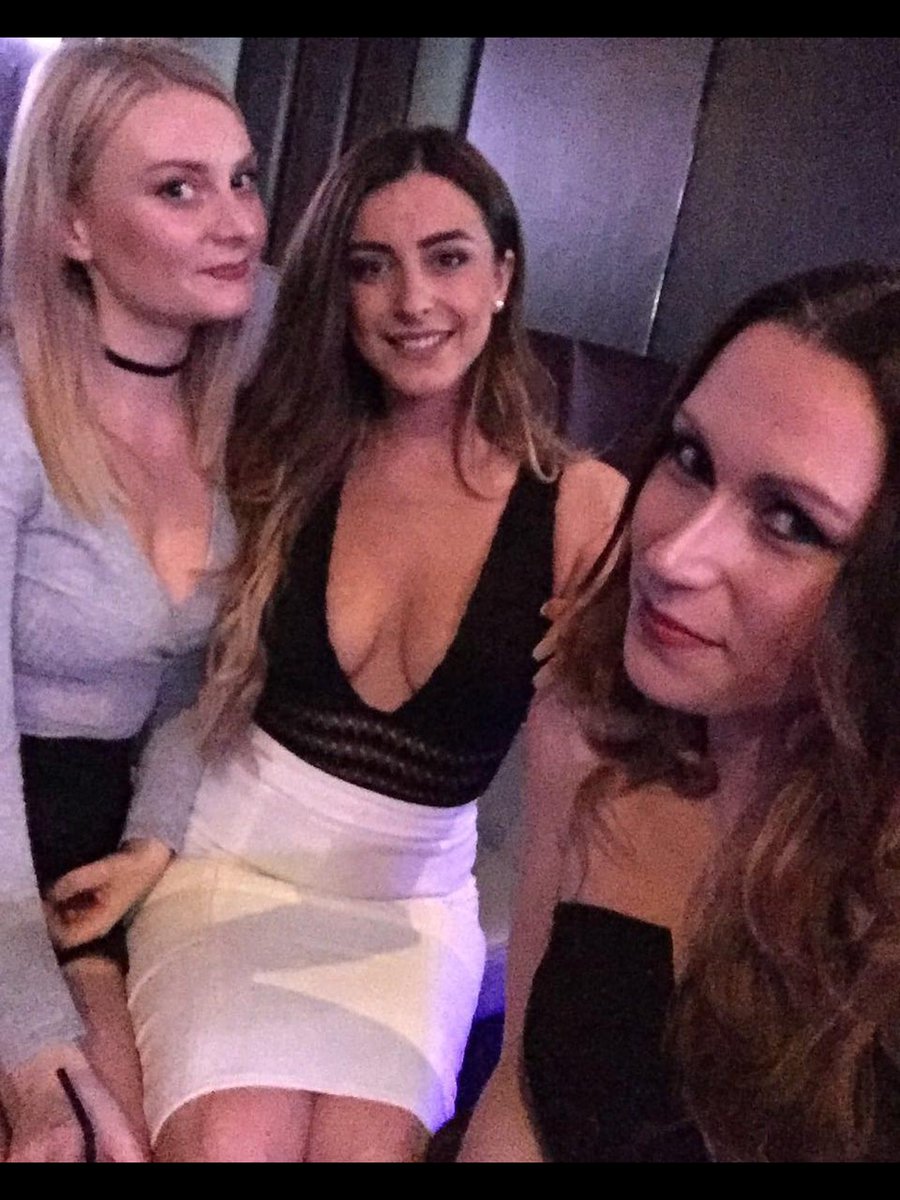 Rebecaadams1's tweet photo. Calm before the storm 💃🏻💃🏻 https://t.co/HGuHlRfQCP