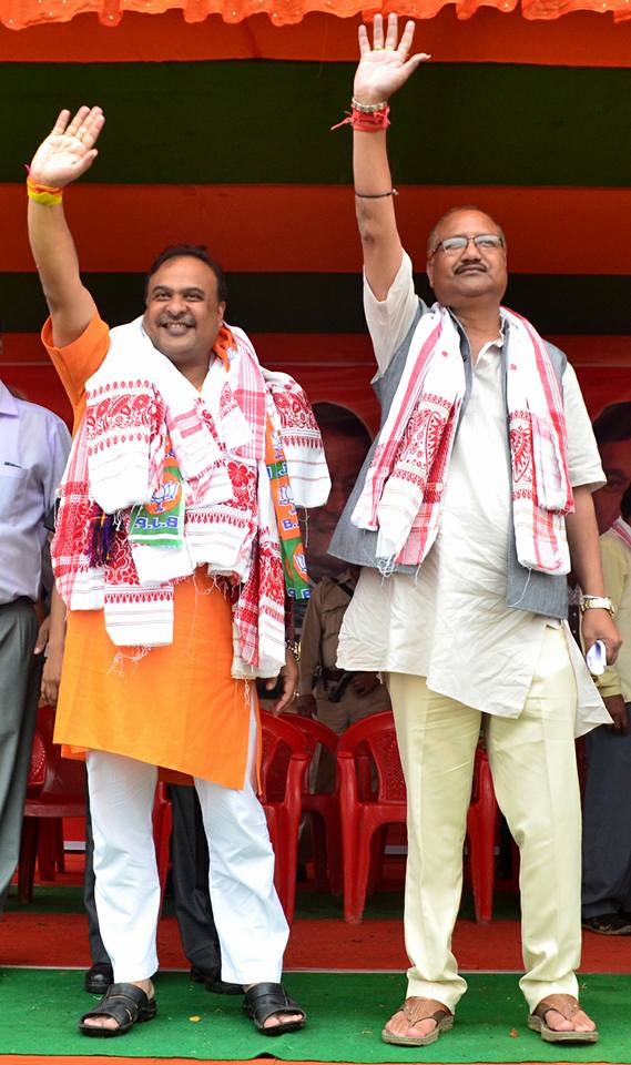 BhaskarSharma_'s tweet photo. #campaign moments with #himantabiswasharma &amp; #Rameshwarteli sir #BJP4Assam #BJP4Margherita https://t.co/shNbNwC8jX