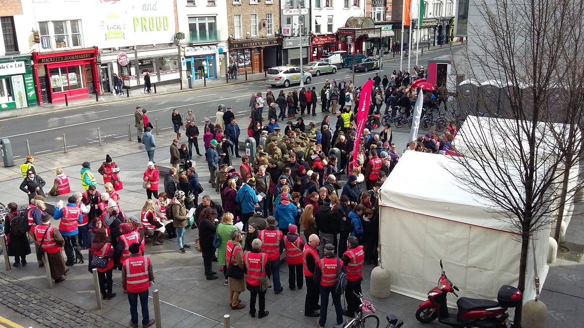 DublinCityHall's tweet photo. Free Walking Tours from #barnardosquare #ReflectingTheRising https://t.co/5eVhOAP1zE