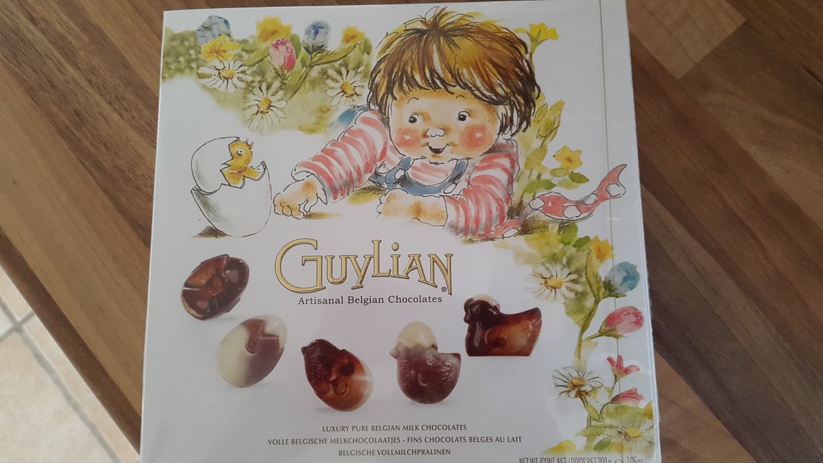 gemtwituk's tweet photo. Cutest chocolate box ! 🐇🐰🐣🐤🐥🐔🐓 https://t.co/dZ4qSu550P
