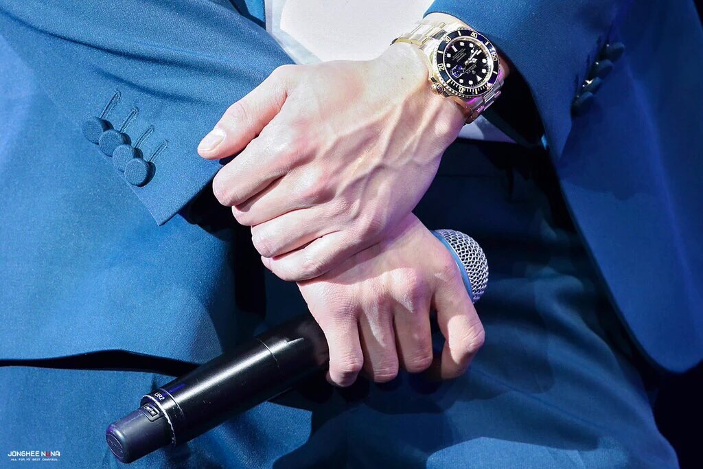 pcy__handbot's tweet photo. #박찬열_손_전력 https://t.co/wCUndFF86G