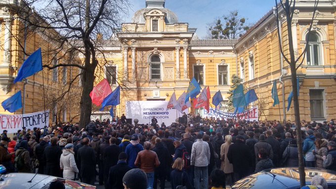 View image on Twitter