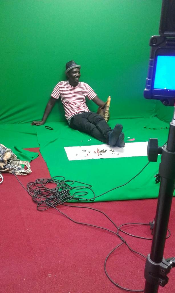 NgalahOreyo's tweet photo. #NgalahTheBrand #BoxHouseMedia #LightsOut # https://t.co/OqSwkezRwB