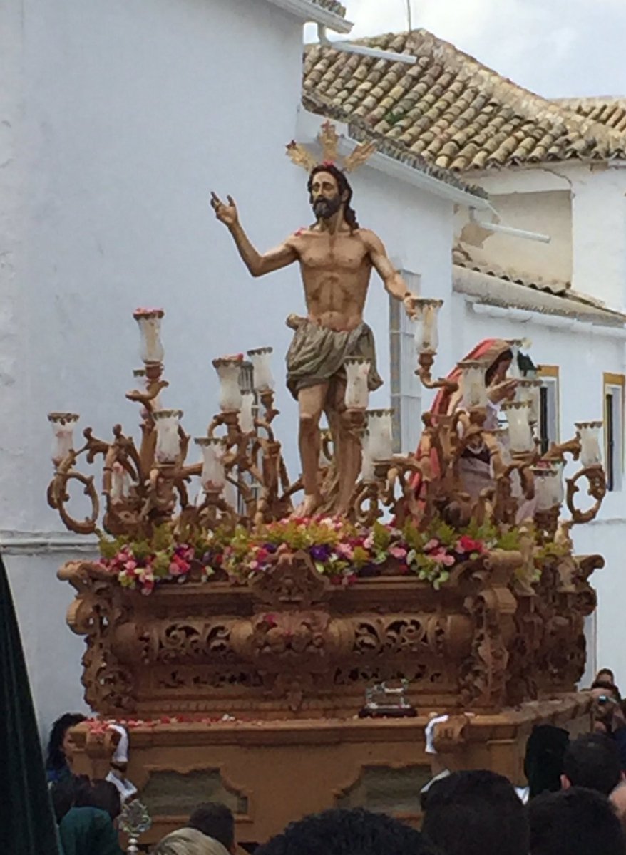SentirCofradeB's tweet photo. El Domingo de Resurrección puso el final a la Semana Santa 2016 #Badolatosa https://t.co/nzQqn7nPII