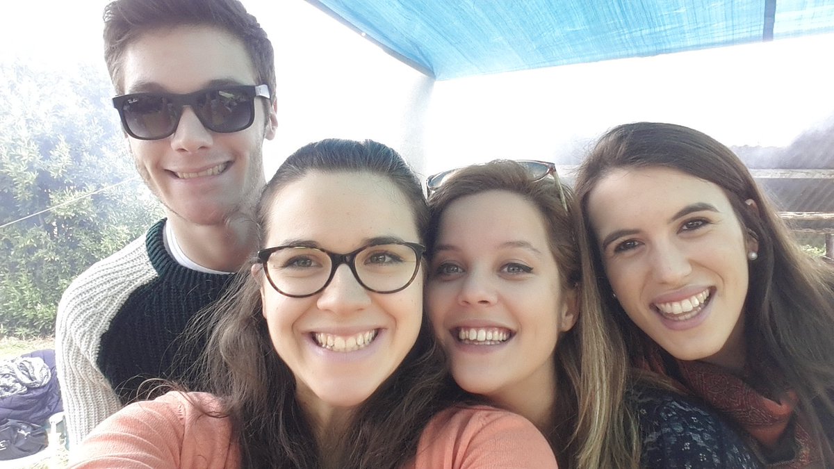 ChiaraMore_137's tweet photo. #pasquetta  0.05 ml di spritz bastano https://t.co/bij9dyKfiH