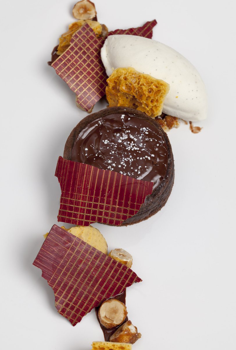 ArnaudPlate's tweet image. It&apos;s #EasterMonday! Get your chocolate fix Sixtyone Restaurant this week! #SearcysGB #springdining