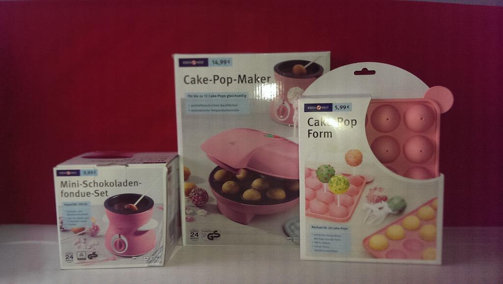 amtiminaj's tweet photo. Das ist eigentlich mein Geburtstagsgeschenk für Mitteoch...habs schon heute bekommen😋Ich probiers MORGEN aus! https://t.co/OkRnB99IEQ