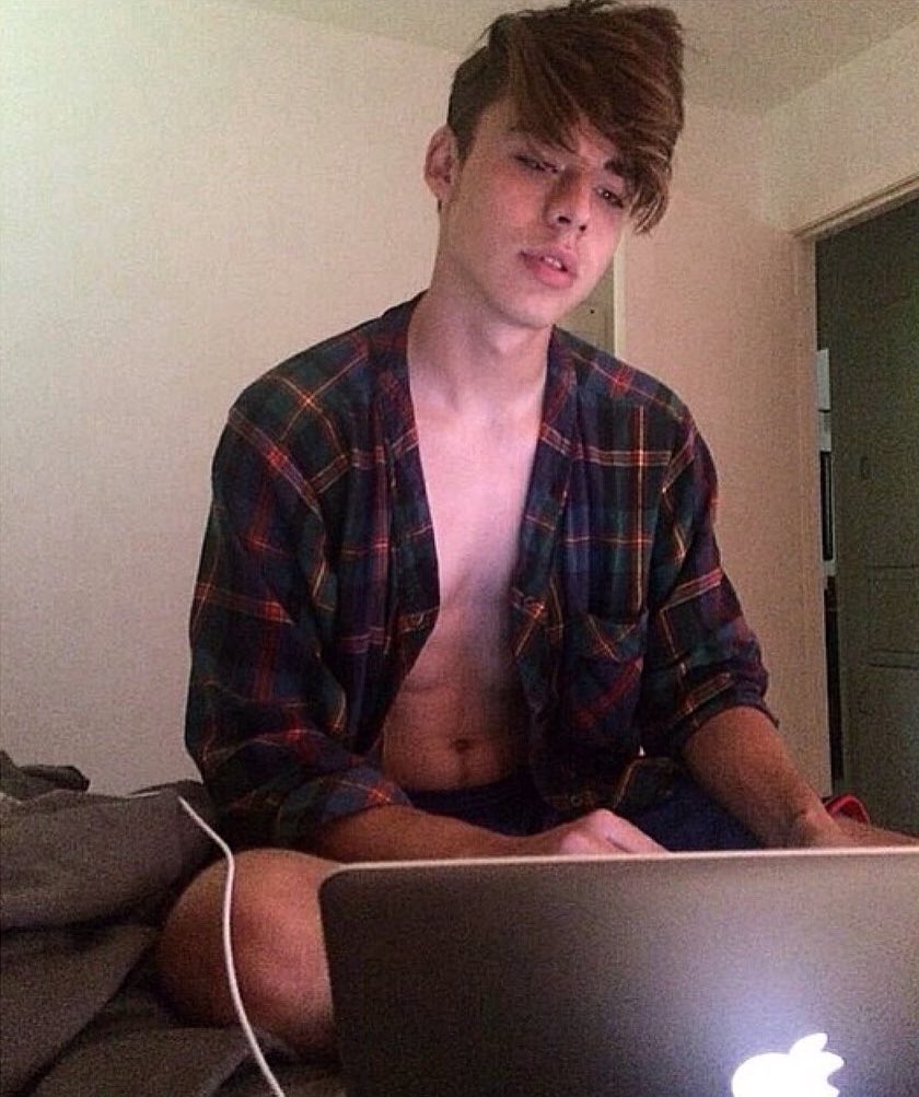 Love of my life I love you <a href="/fvck_cff/">helena</a> 😻😻💜 (I'm sneaky😜😂)