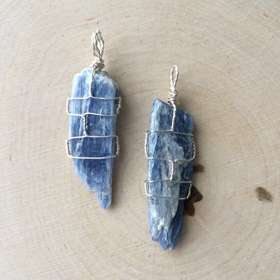 _ArieAria_'s tweet photo. We have various Blue Kyanite pieces available at https://t.co/NbvvGXrdel #etsy #kyanite #crystals #jewelry #genstone https://t.co/b9Lwh99AwT