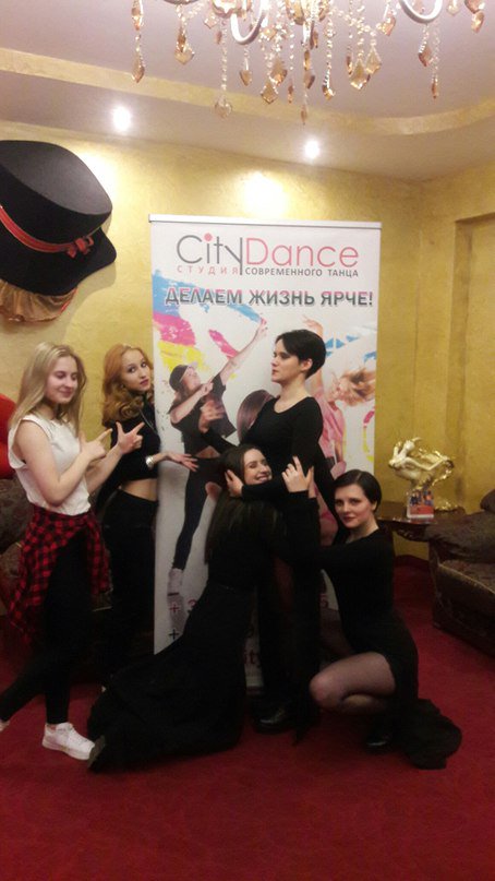 crazyNata95's tweet photo. Принимаем заказы на свадьбы, похороны, корпоративы:D
#ChiDae https://t.co/yrbMVkhQLv