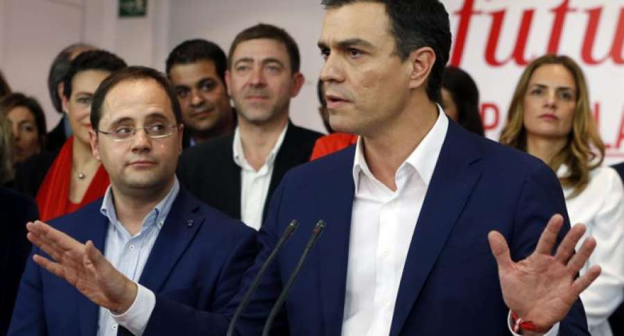 A3Noticias's tweet photo. Ferraz propone aplazar el congreso del PSOE para no afectar las negociaciones https://t.co/t9tQ766NCY https://t.co/PjcB5GcWOE