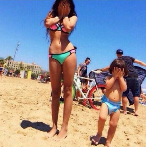 B0LLYW00DBABES's tweet photo. Sizzling hot #SuhanaKhan in Bikini along with cute #AbRam! ❤️😍💖💙 https://t.co/mzBYwNWmsY