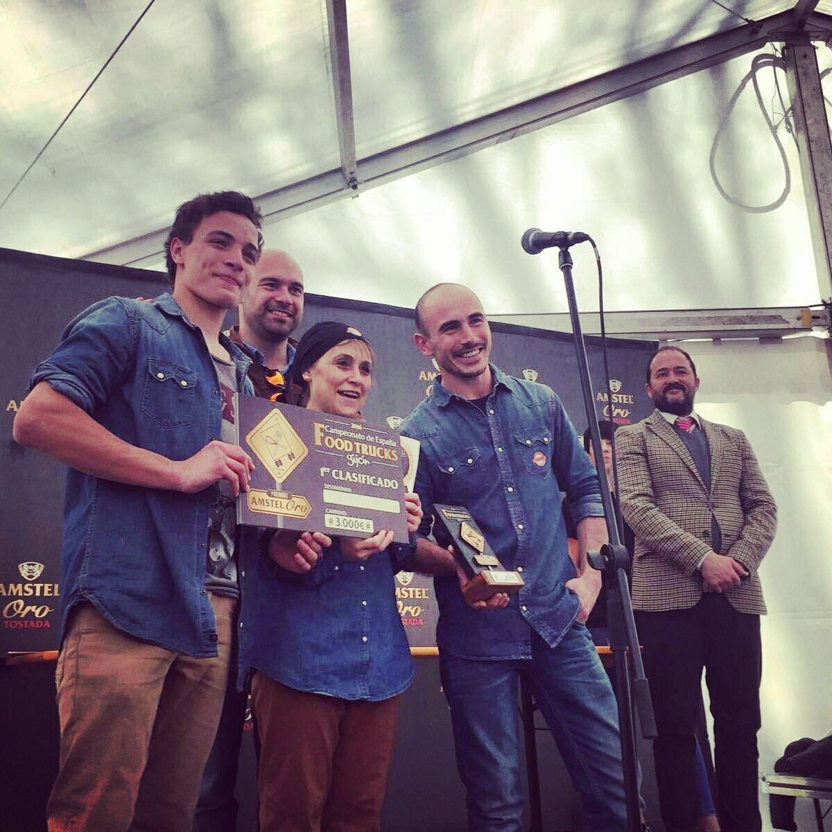 Premio mejor #foodtruck de #españa! No nos lo creemos... Agradecer: organizacion, asistentes y compañeros foodtruck