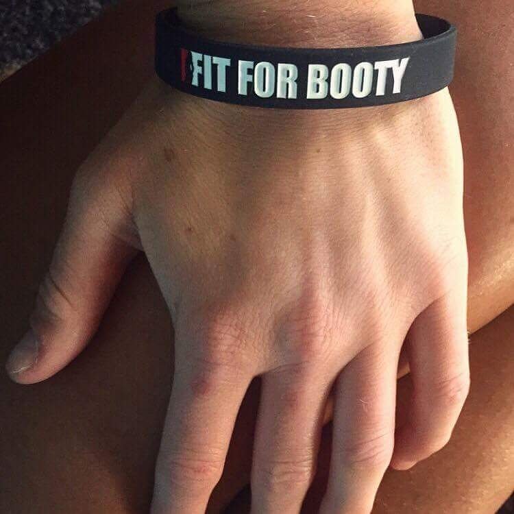FITFORBOOTY's tweet photo. Thanks @Lindseyirv27 for all your support!  Follow her on Facebook, Twitter and Instagram! #fitforbooty https://t.co/uDEDE0eU7o