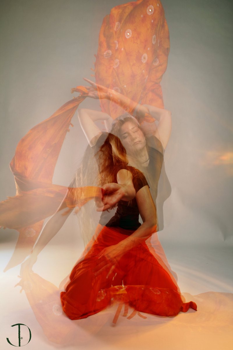 Jangolfin's tweet photo. Dancing has it's own meditative perspective #dance #dancingtherapy #JangolfinPhotography https://t.co/bJM6w4IBkJ