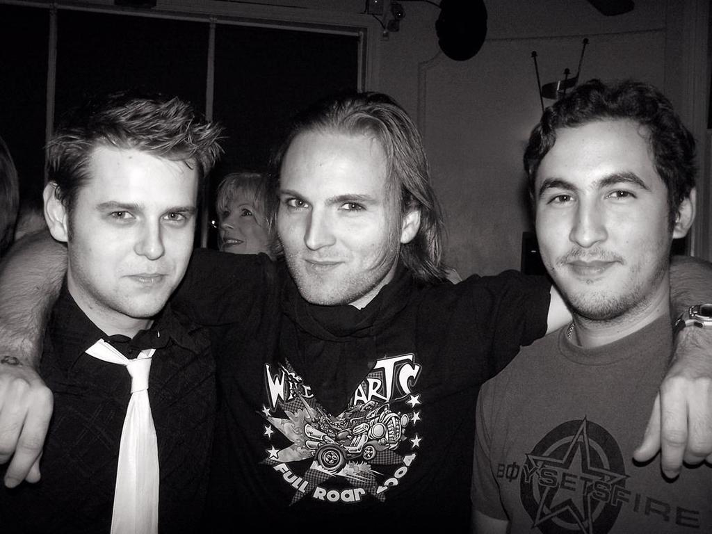 Lexi_B_Tyler's tweet image. ift.tt/1Rwr2r5 | @bazfrancis8 | #maidenhead2006 #maidenhead #2006 #magiceightball #thirdgig #magiceightba…