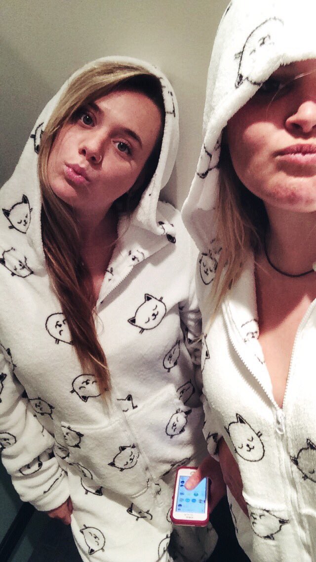 paininthe_MECK's tweet image. I would give anything to be wearing this weird ass cat jumpsuit in Breckenridge #abouttogo #imalltalk #butirllywant2