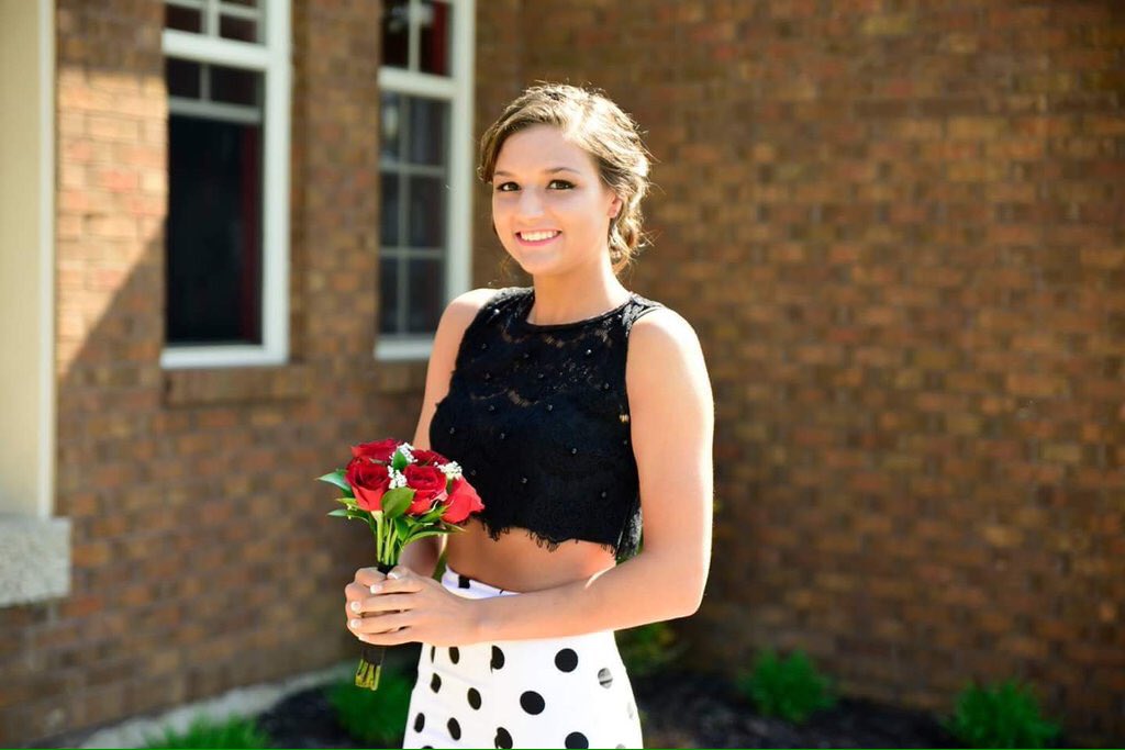 2016PerfectProm tweet picture
