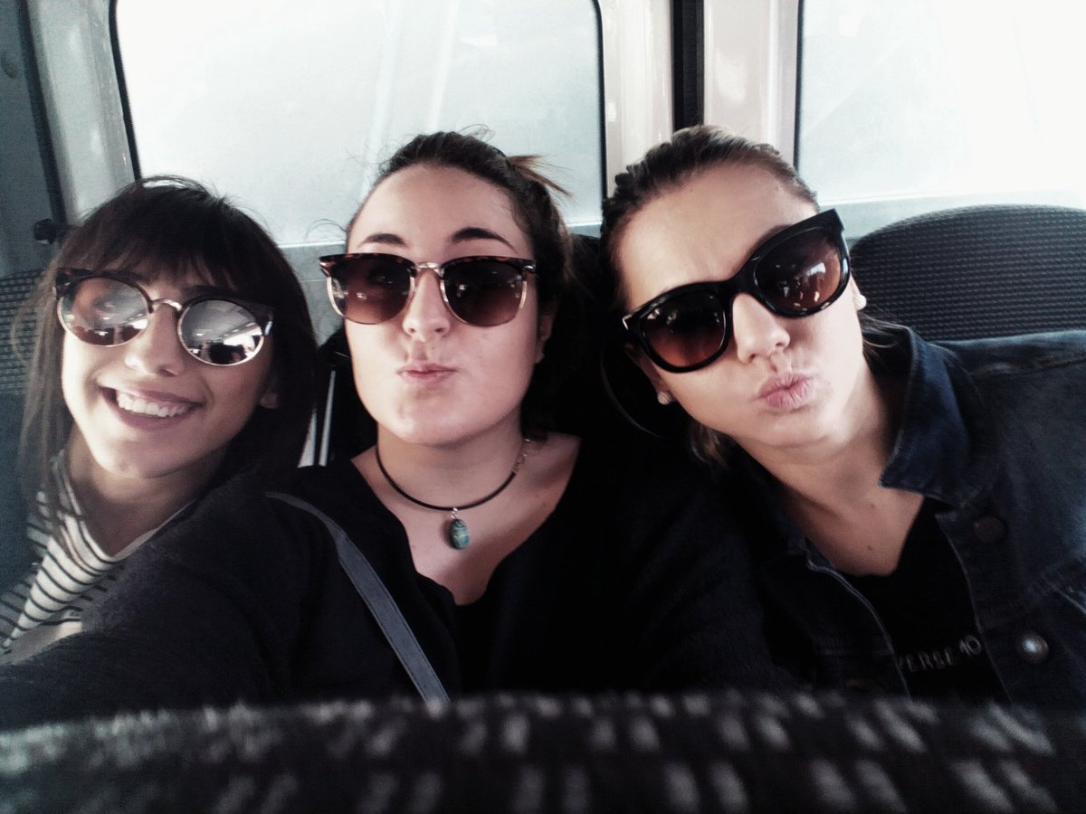 AnaBecerril's tweet photo. My fav bitches 🐷 #tereviento #Malta #Supervioleta #jeje #ya https://t.co/zfE9Qnodcu