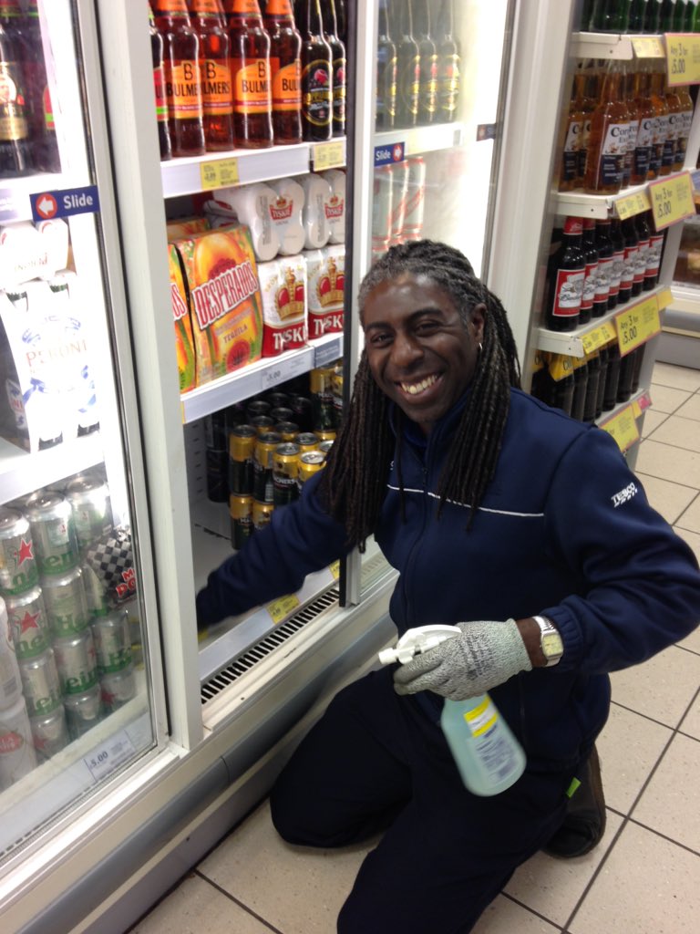 Quiet day in store...spring clean!! @Doyle123mac <a href="/willjhudson/">will hudson</a> <a href="/be_becki/">Beckie Berri</a> <a href="/dottygibbo/">Ria Gibbons</a> <a href="/patrickjeremy3/">patrick jeremy</a>