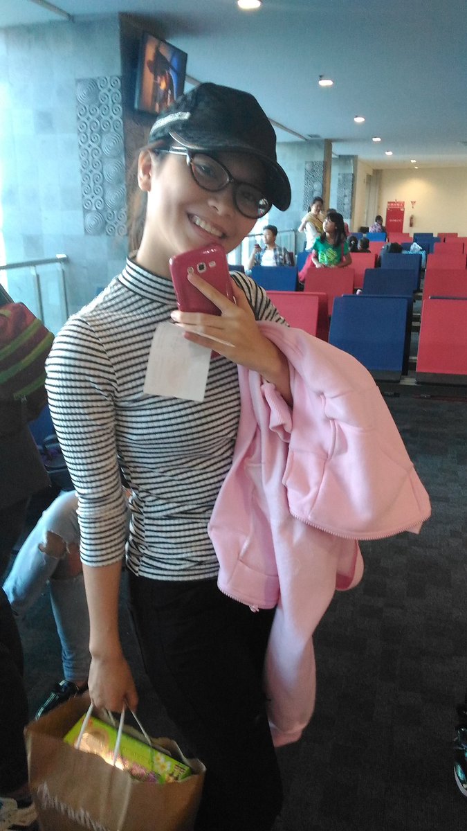 Bengong lihat photo ini <a href="/FunLaelaChiBi/">Laelaahn</a> #semuakarenaLaela miss youuuu kak say