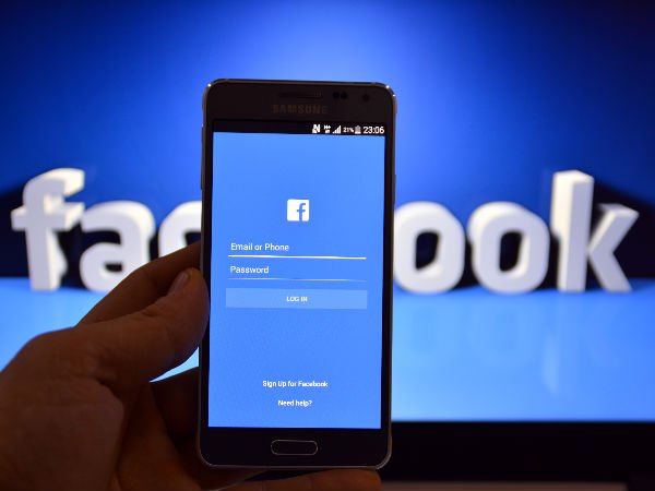 besttechcareusa's tweet photo. #Facebook #Safety Check develops glitch over weekend. For more details visit: https://t.co/OK5Hq63qZu https://t.co/9pbTsxgSlz