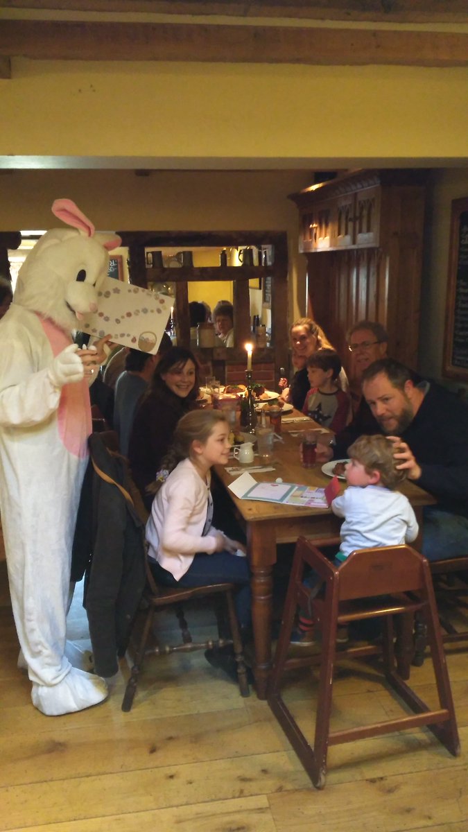 queensheadwilts's tweet photo. Reproduced with kind permission. Easter Monday open all day until 10.30 pm. Serving food until 8pm. https://t.co/ur64nVefEd