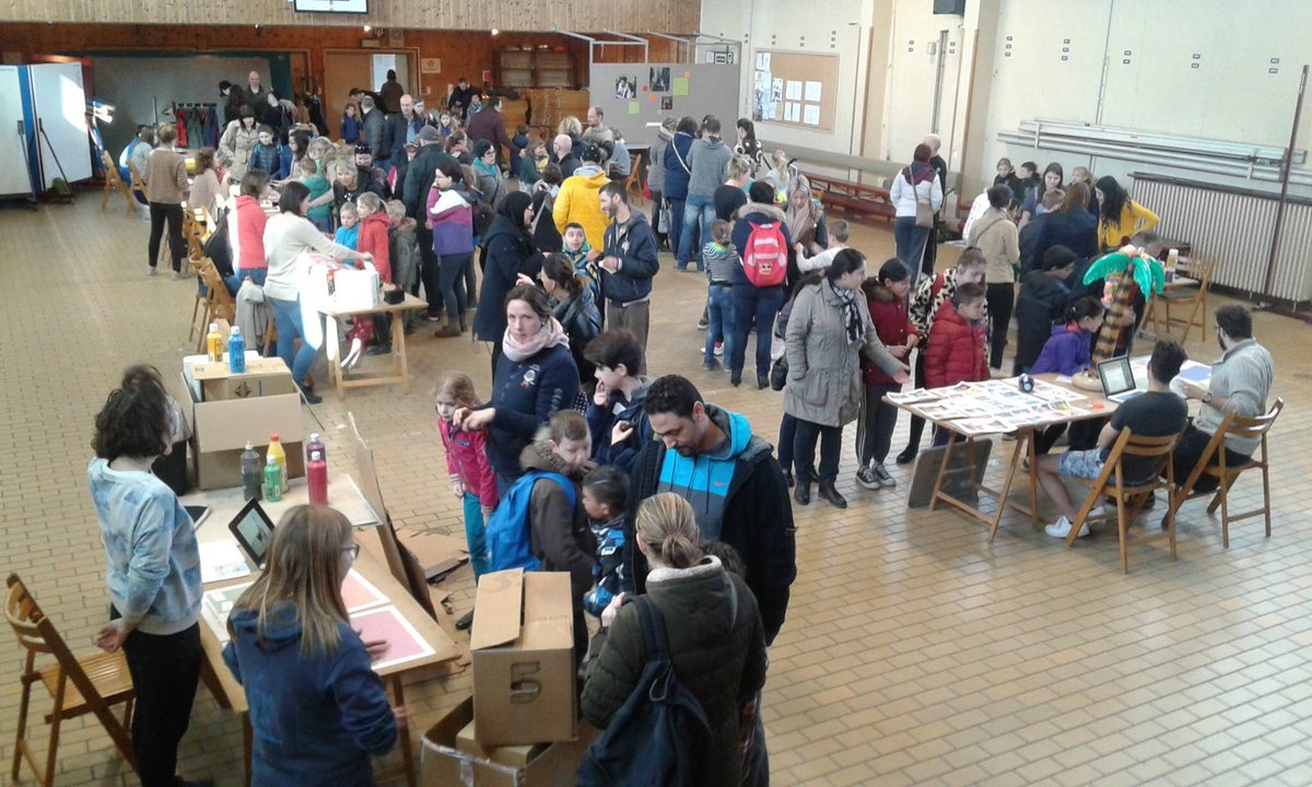 cminecc's tweet photo. 100 kinderen, 10 kunstenaars, 1 week : Kinderkunstenfabriek 2016 goed gestart! #kkf2016 https://t.co/CTxcj97RTu