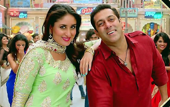 BollyCurry's tweet photo. https://t.co/fJbb0AldHE
Proud to be a part of @BBThisEid ': #KareenaKapoor https://t.co/NNkU7E7UFc