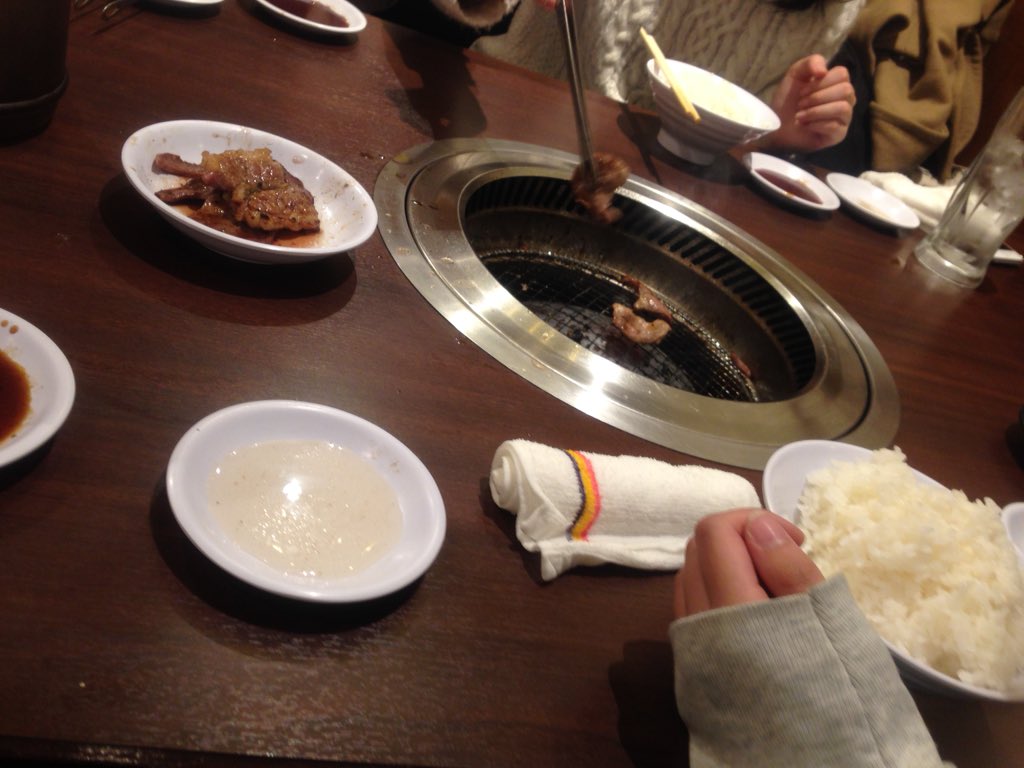 purupurunrun's tweet photo. 焼肉きてる https://t.co/y2oeUebWcr