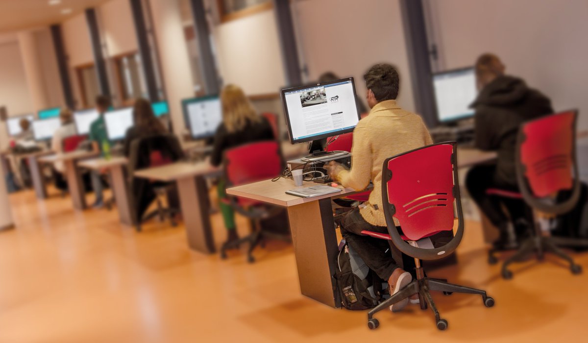 HBO-studenten helpen mbo-ers op de arbeidsmarkt bit.ly/1SgCpTD #Economie071