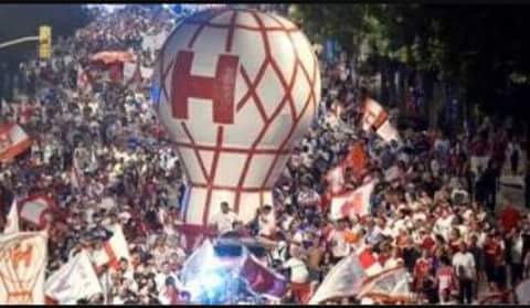 Mirta1002's tweet photo. Vola vola bien alto Globo. https://t.co/5viuPp3PPZ