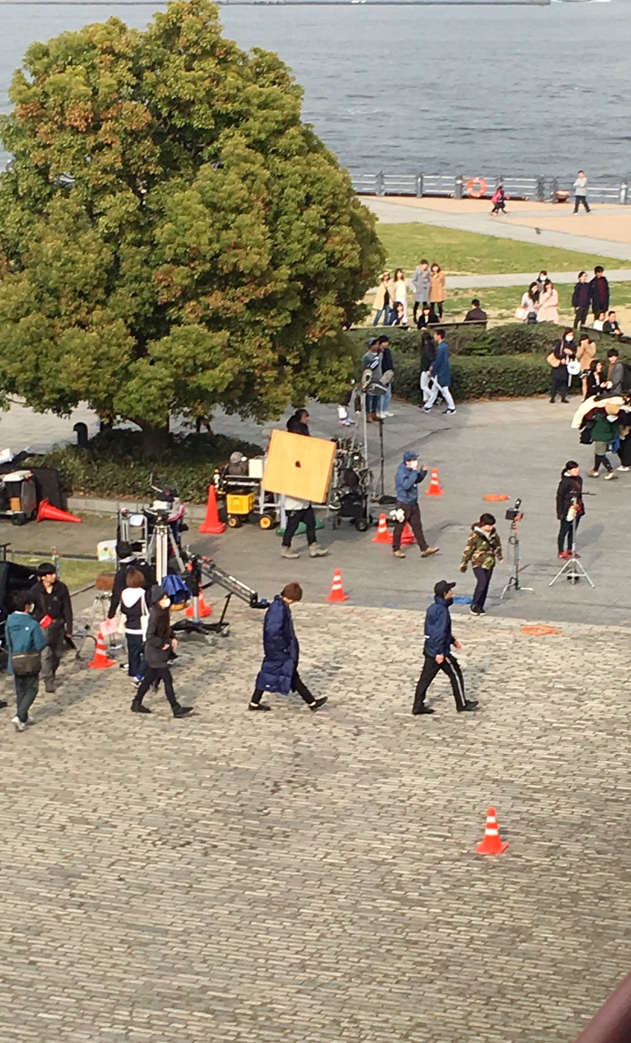 嵐ジャニーズ情報 目撃情報 横浜赤レンガ倉庫で伊野尾慧と山本美月に遭遇 映画 ピーチガール の撮影 T Co M8ujzj1wpl T Co Bokz2qrr