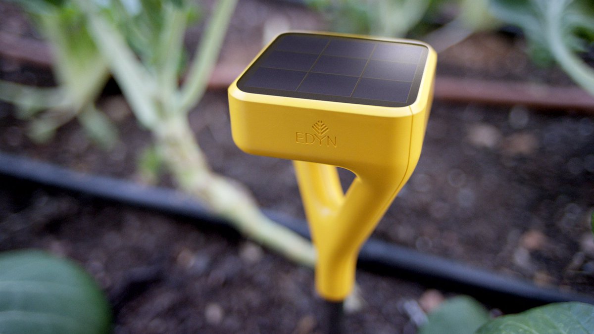 moneypit's tweet image. Get a green thumb w high-tech help fr @EdynGarden.  Wireless sensor monitors soil. Keep gardens thriving! #SpringDIY