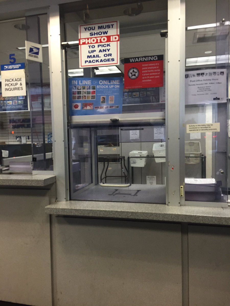 LytleNic's tweet photo. TEN MINUTES AFTER OPENING AND STILL NO ONE AT THE WINDOW.  How can you call yourself OPEN??? @USPS https://t.co/yeUuxgBmwa