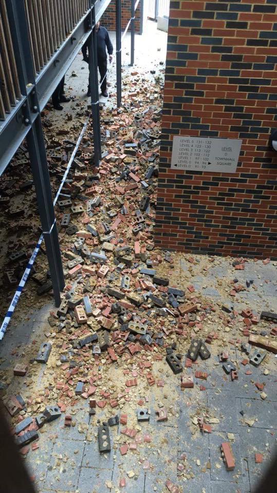 Kent_999s's tweet image. CRAYFORD: A wall at newly built flats at Townhall Square off Crayford Road was blown down by the wind this morning.