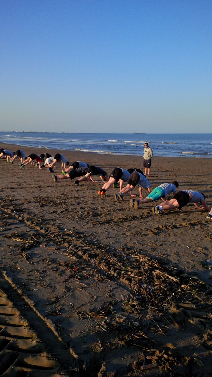 Daihiggs's tweet image. Great beach session #rgcsouthitaly bit late sending #phoneissues