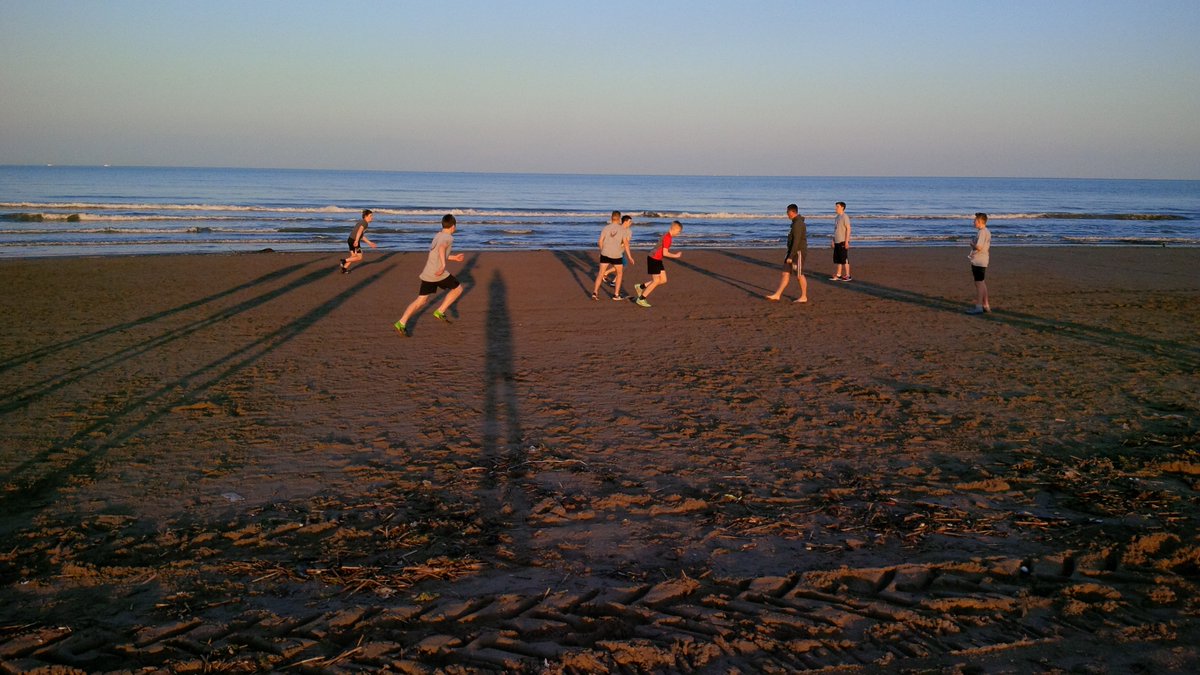 Daihiggs's tweet image. Great beach session #rgcsouthitaly bit late sending #phoneissues
